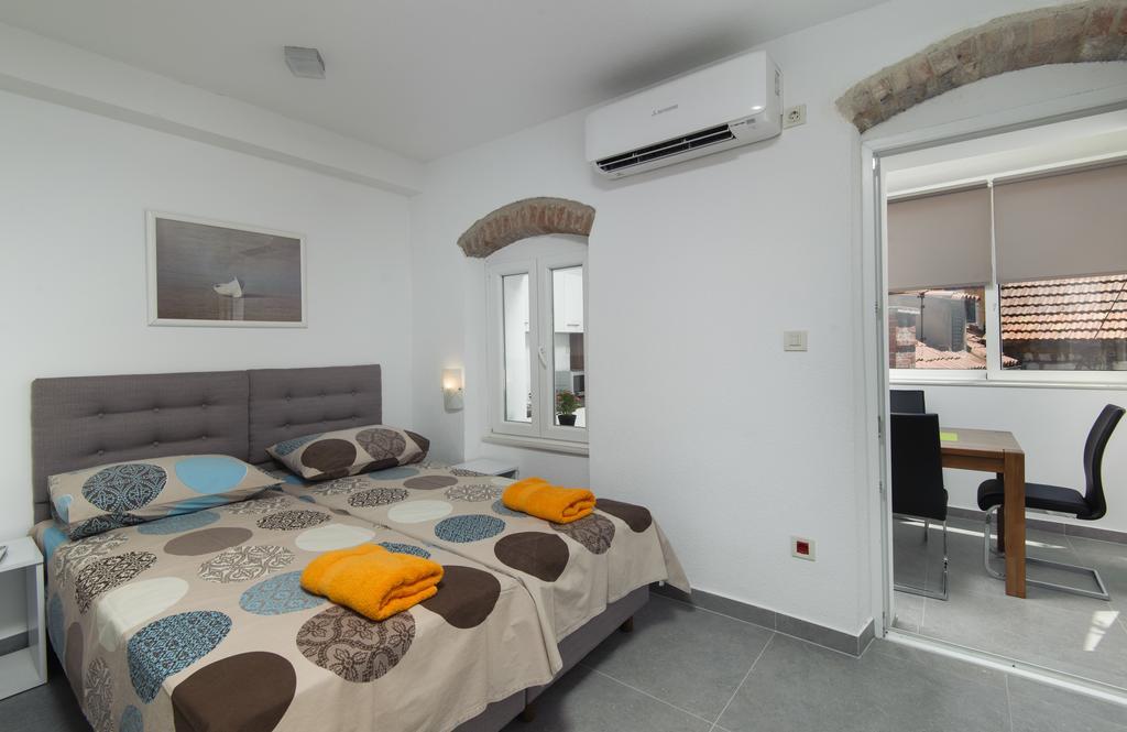 Nera Luxery Apartments สปลิท ภายนอก รูปภาพ
